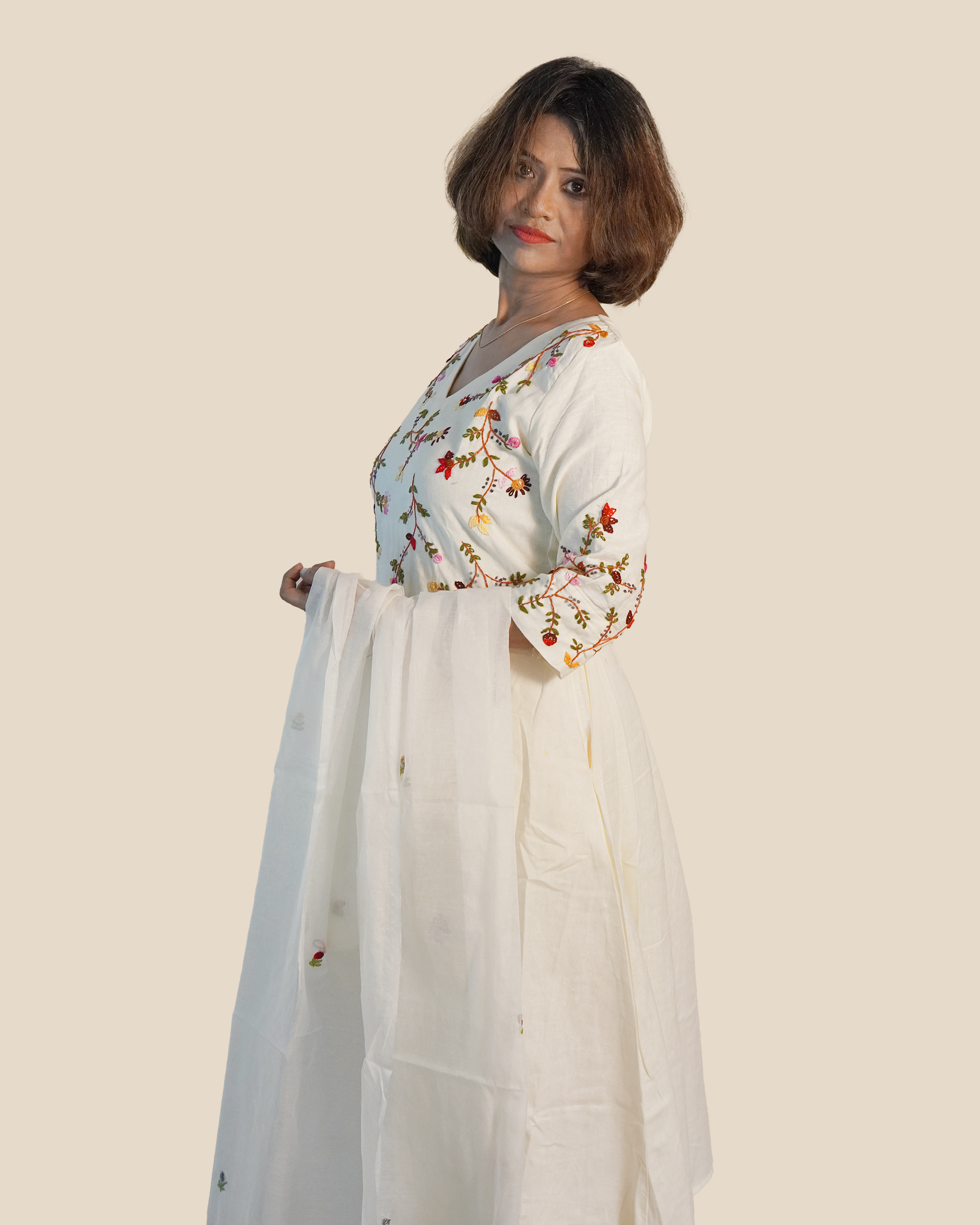 Hand Embroidered Pure cotton Kurti Set [White]