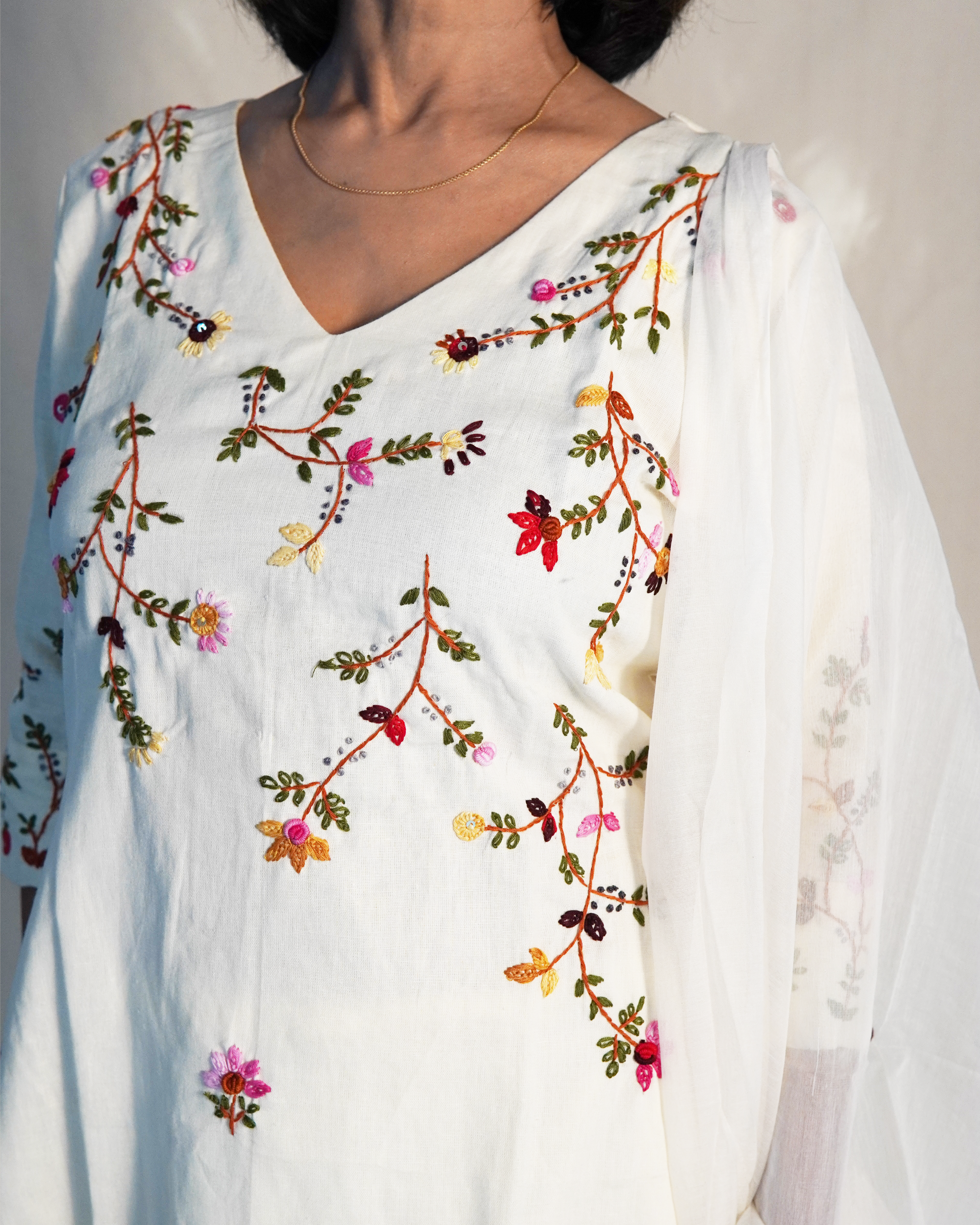 Hand Embroidered Pure cotton Kurti Set [White]