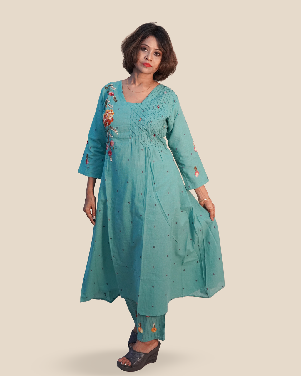 Hand Embroidered Pure cotton Kurti Set [Teal]