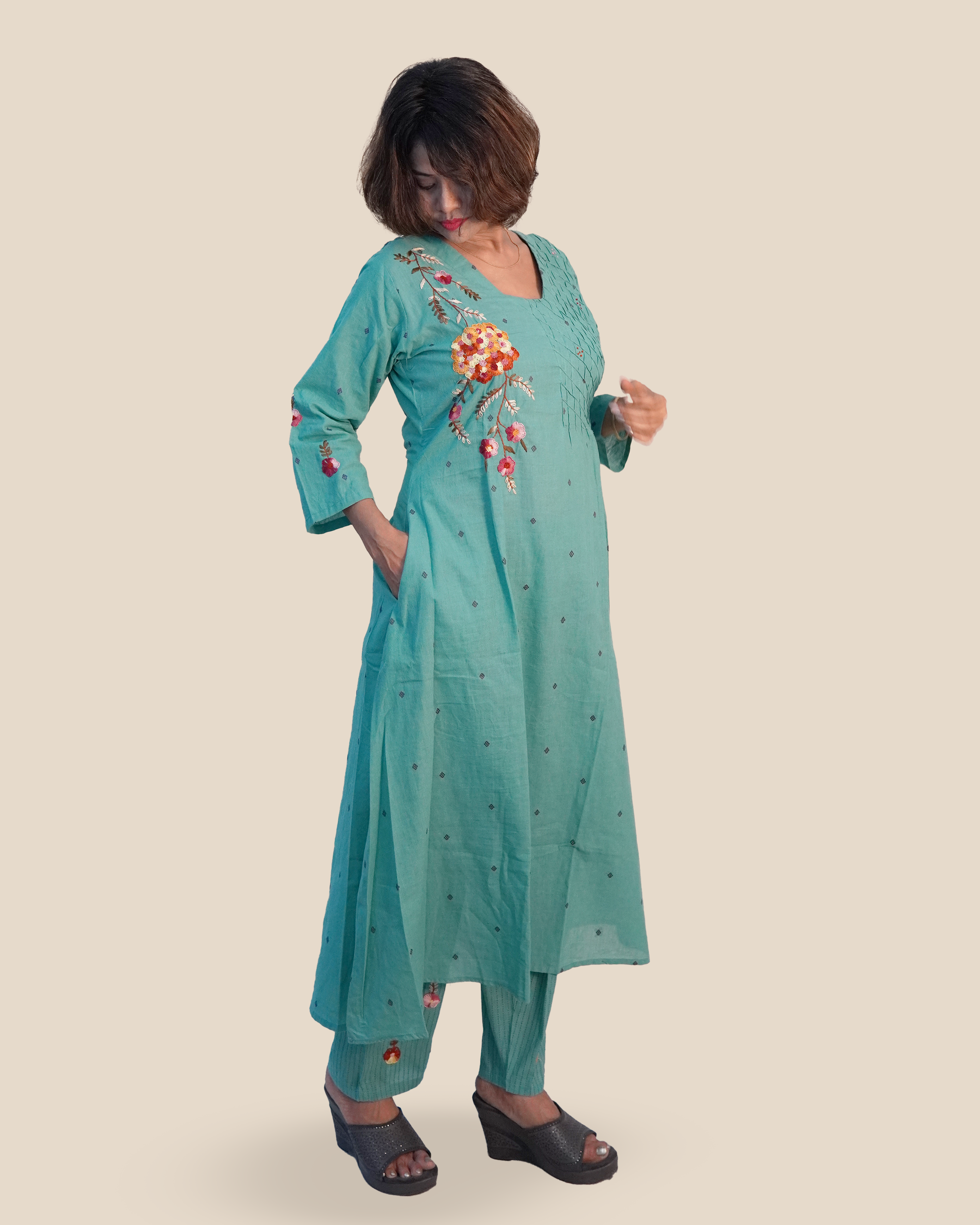 Hand Embroidered Pure cotton Kurti Set [Teal]