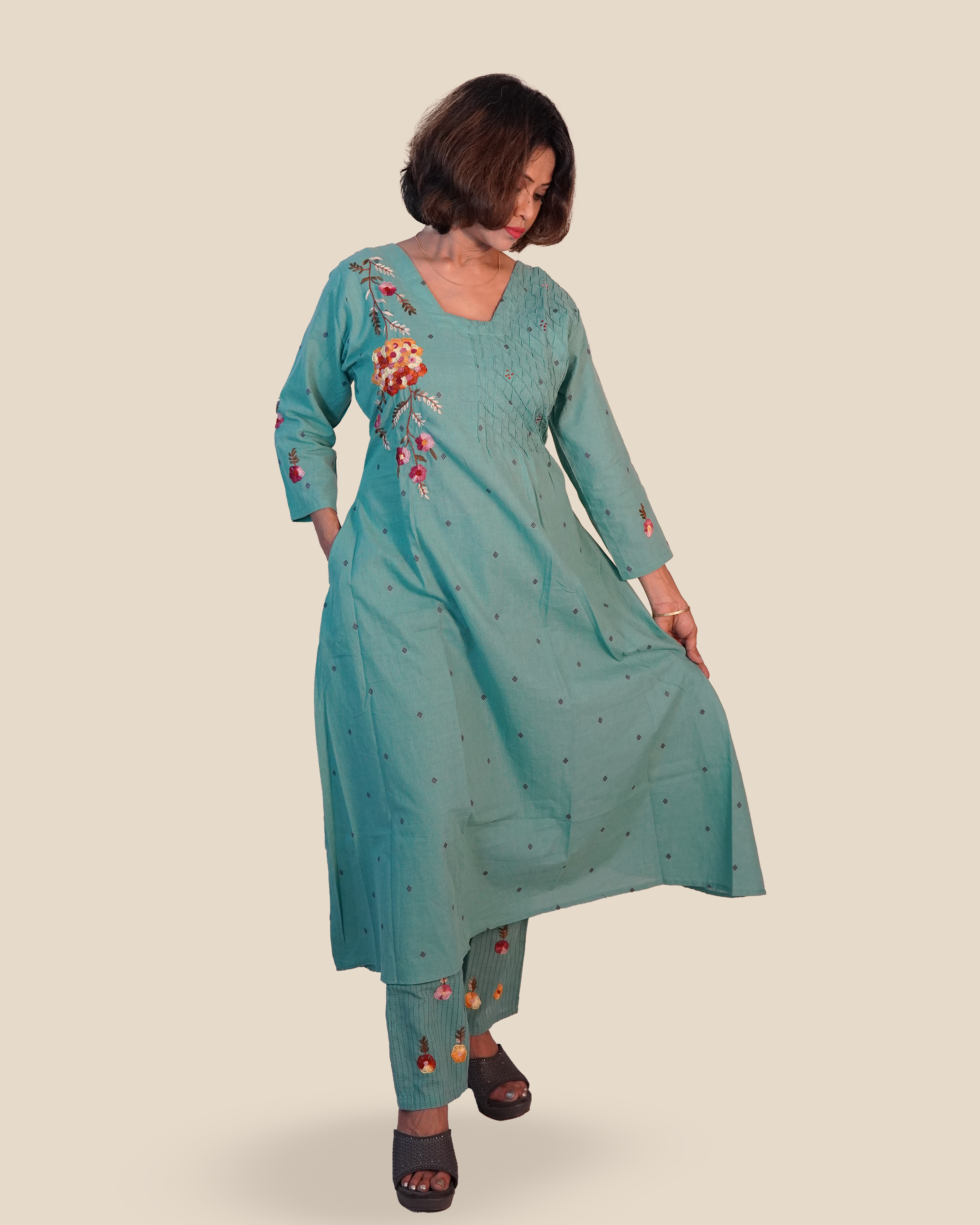 Hand Embroidered Pure cotton Kurti Set [Teal]