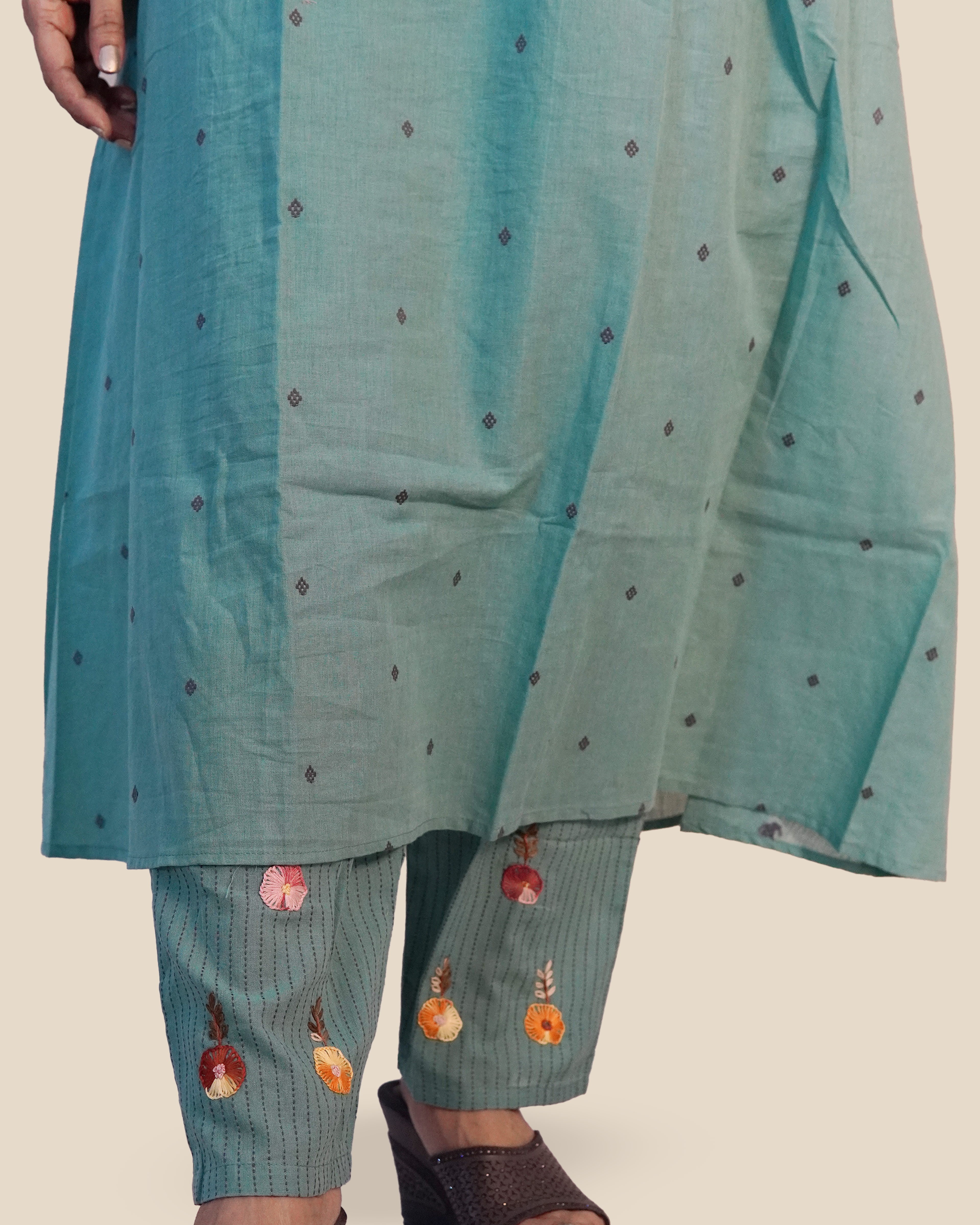 Hand Embroidered Pure cotton Kurti Set [Teal]