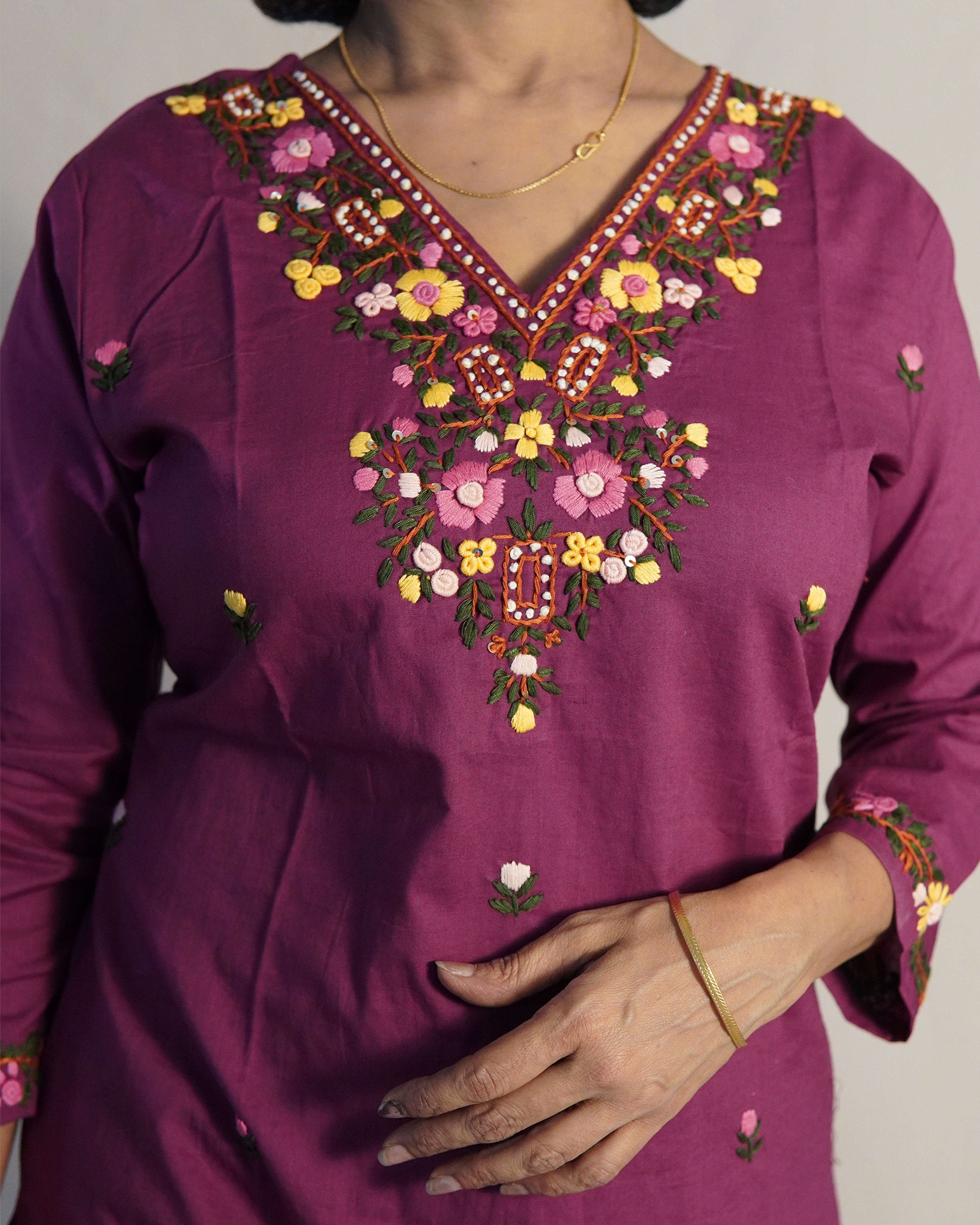 Hand Embroidered Pure cotton Kurti Set [Purple]