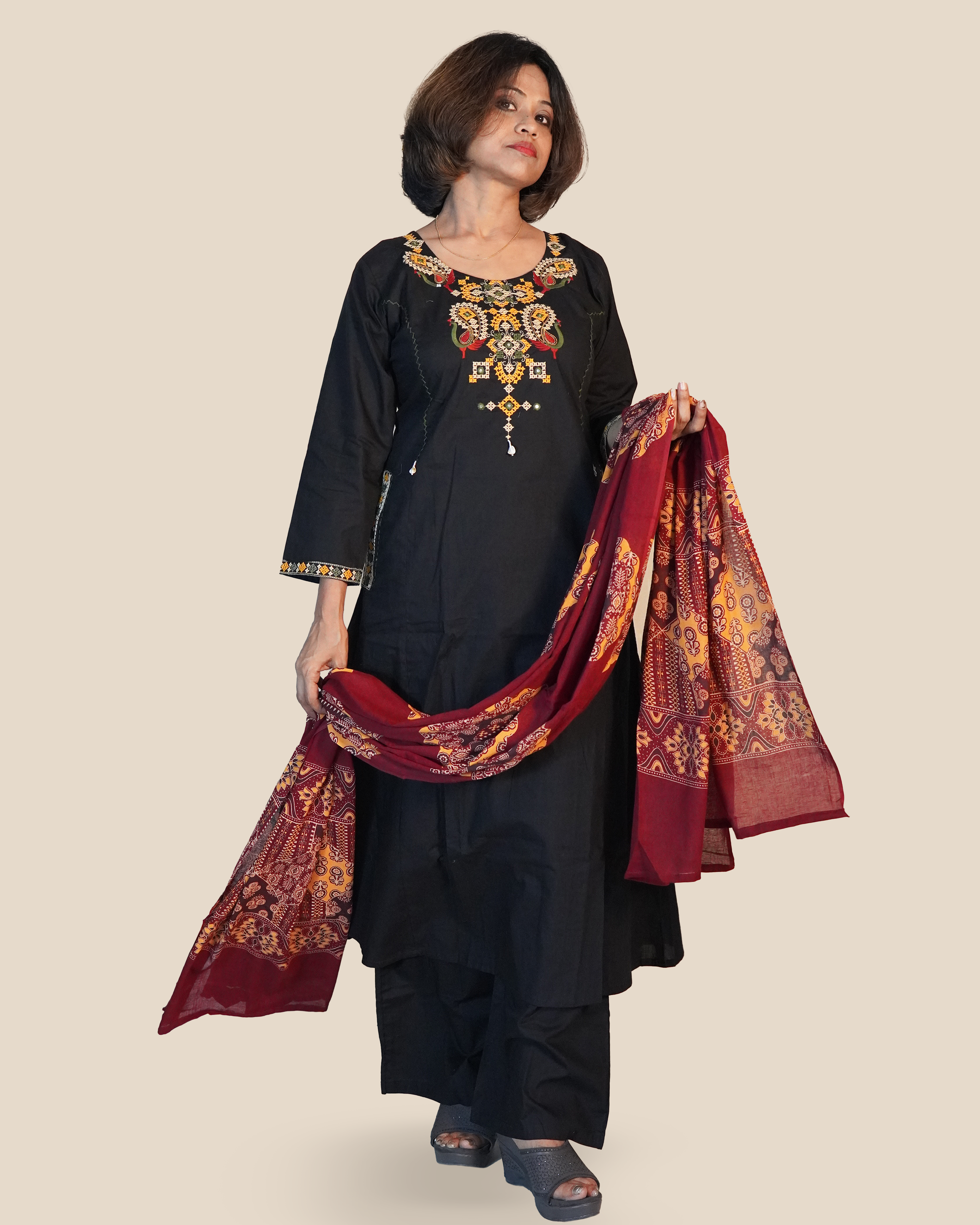 Pure cotton Embroidered Kurti Set [Black]