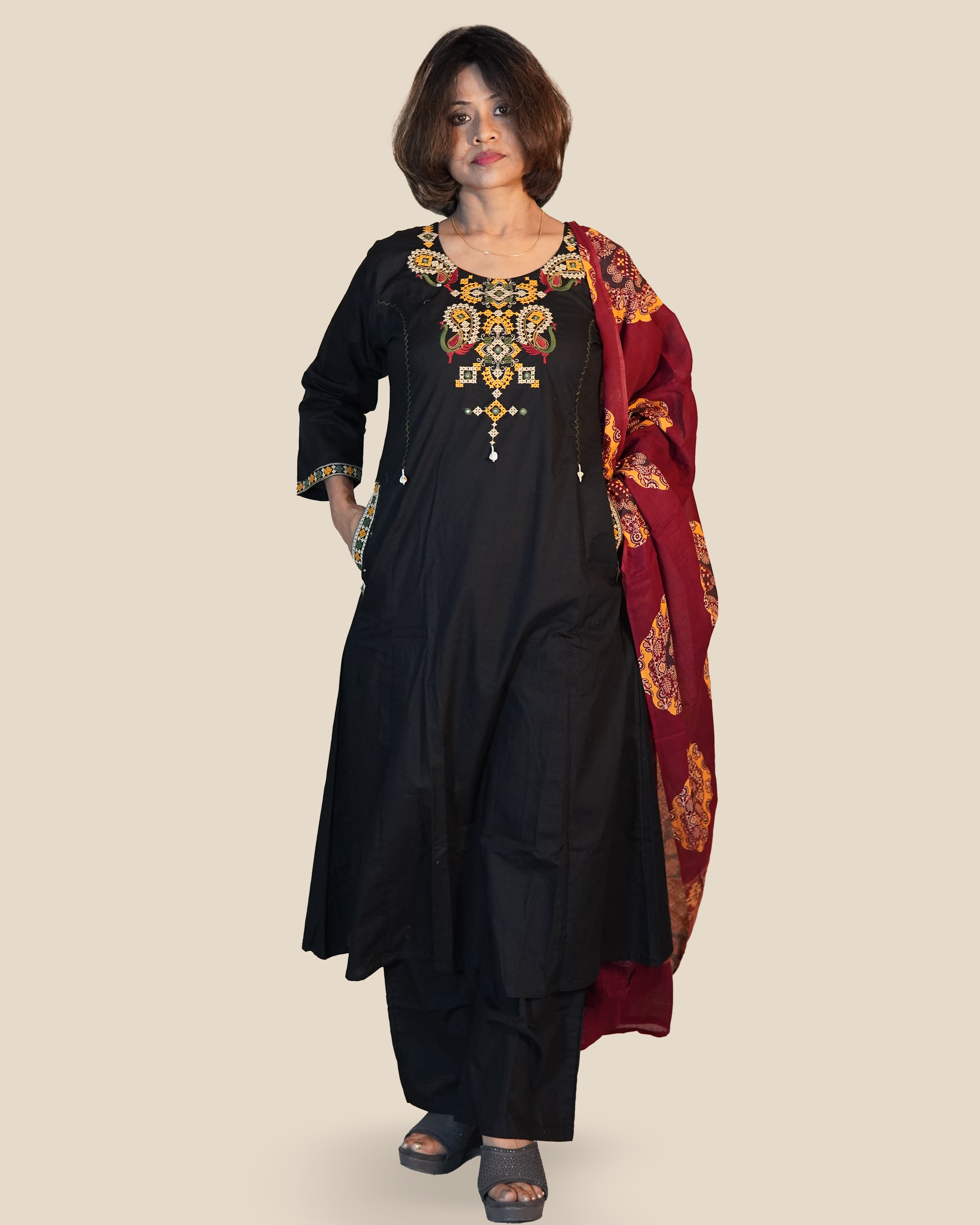 Pure cotton Embroidered Kurti Set [Black]
