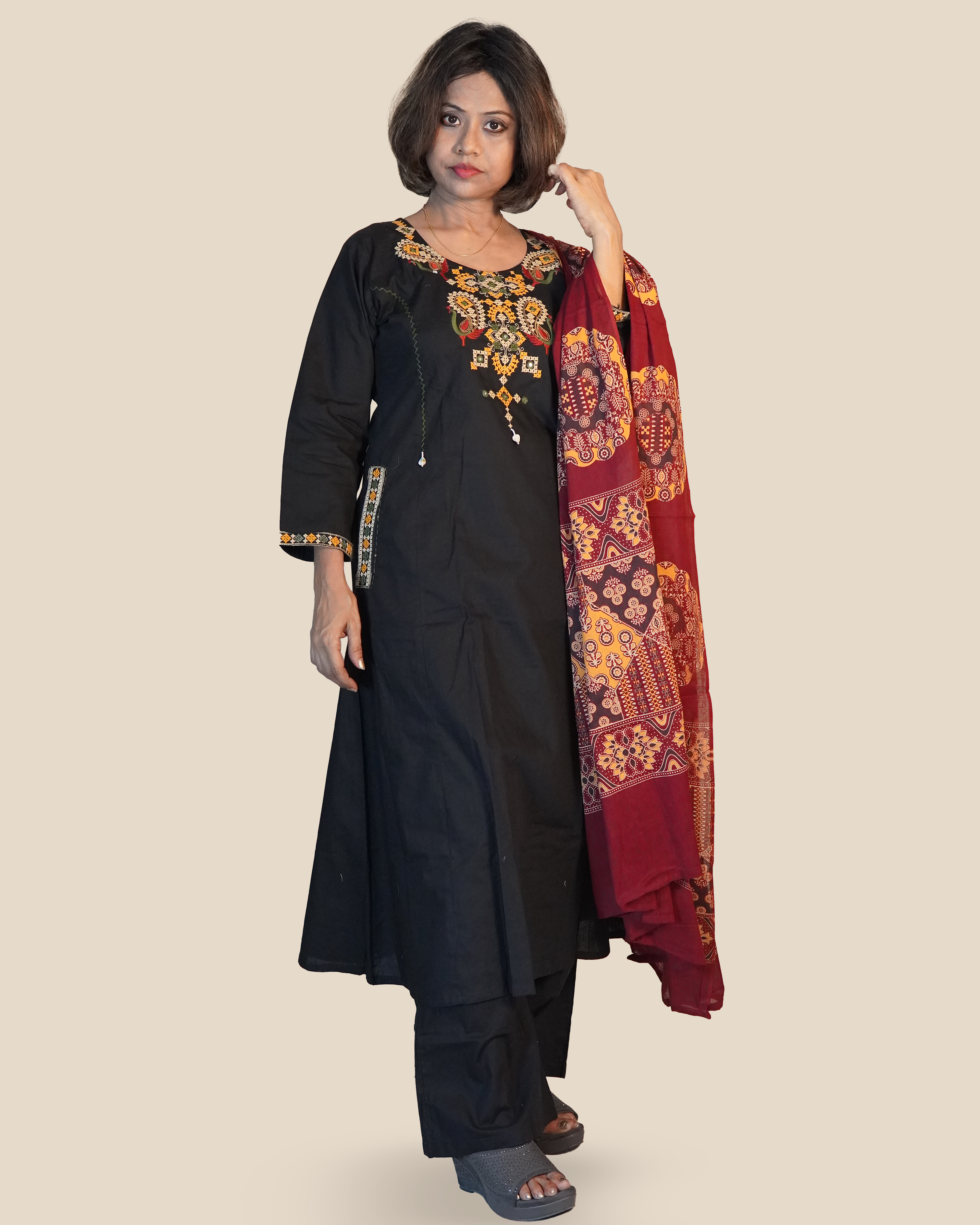 Pure cotton Embroidered Kurti Set [Black]