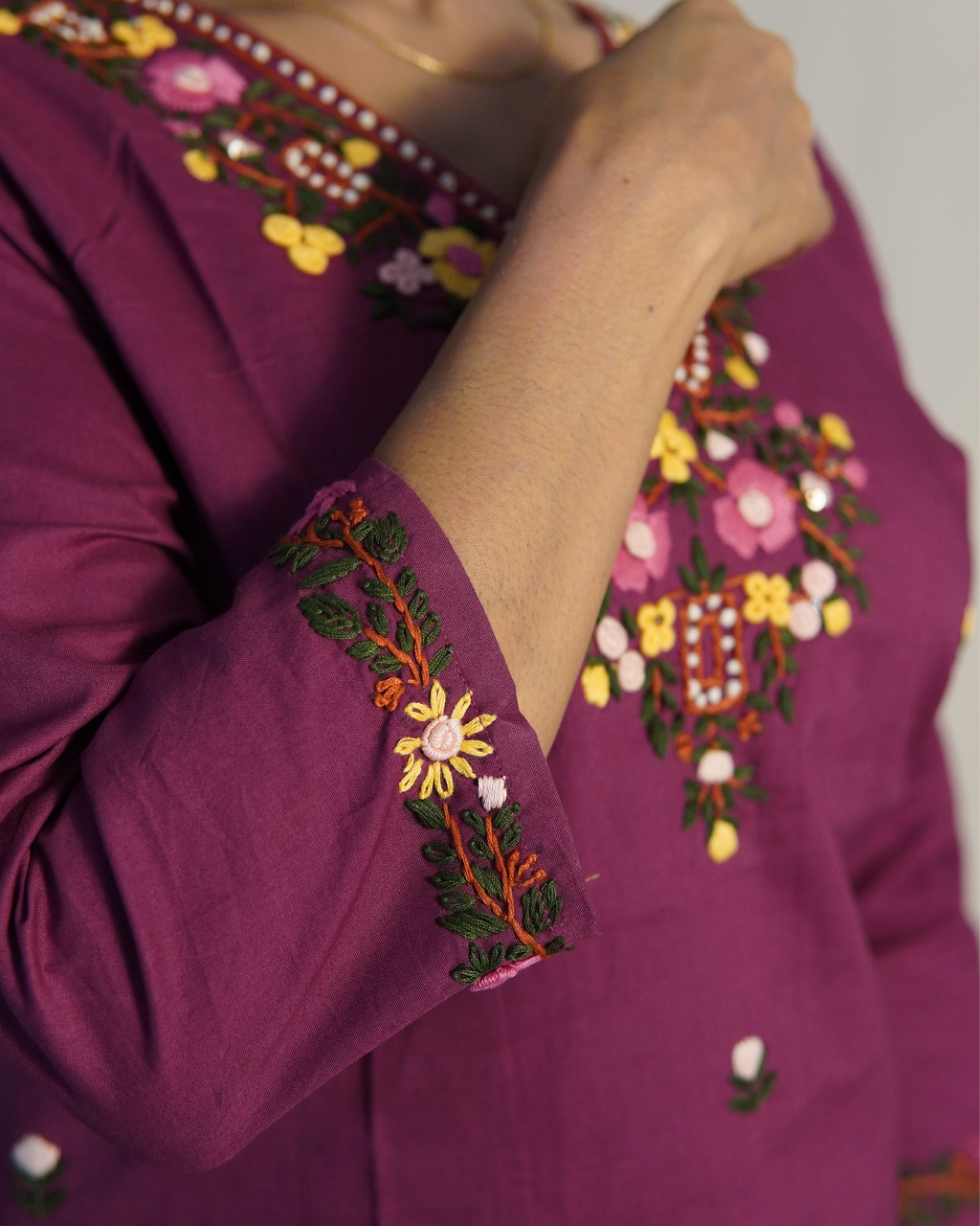 Hand Embroidered Pure cotton Kurti Set [Purple]
