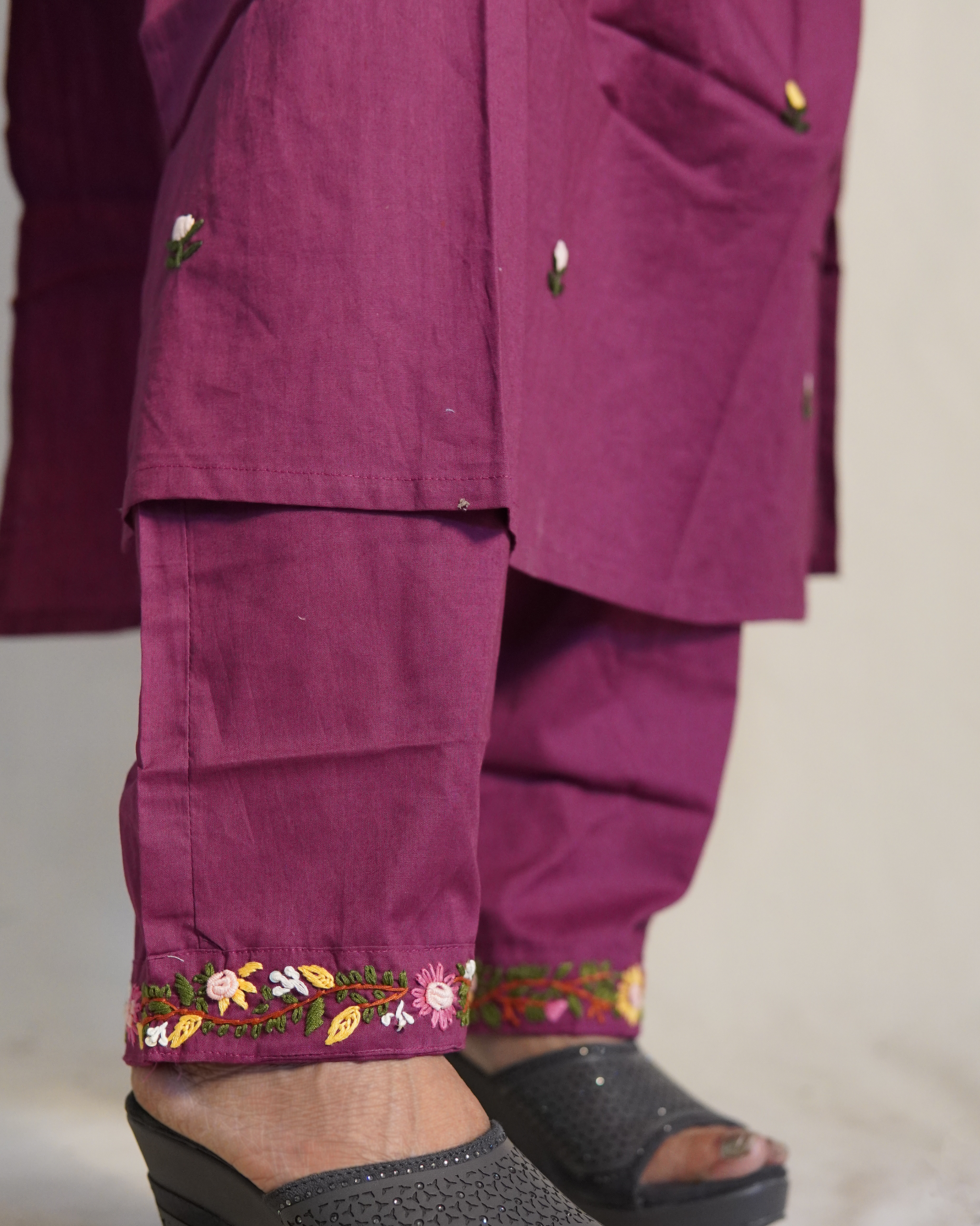 Hand Embroidered Pure cotton Kurti Set [Purple]